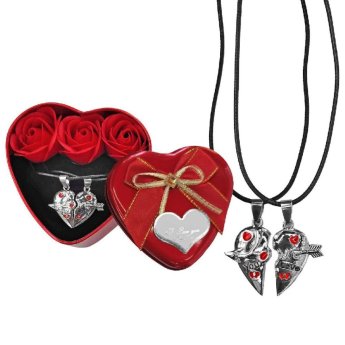 22-3052 Κουτί Καρδιά με 3 Τριαντάφυλλα  -  2 Κολιέ 9x9x4.5cm